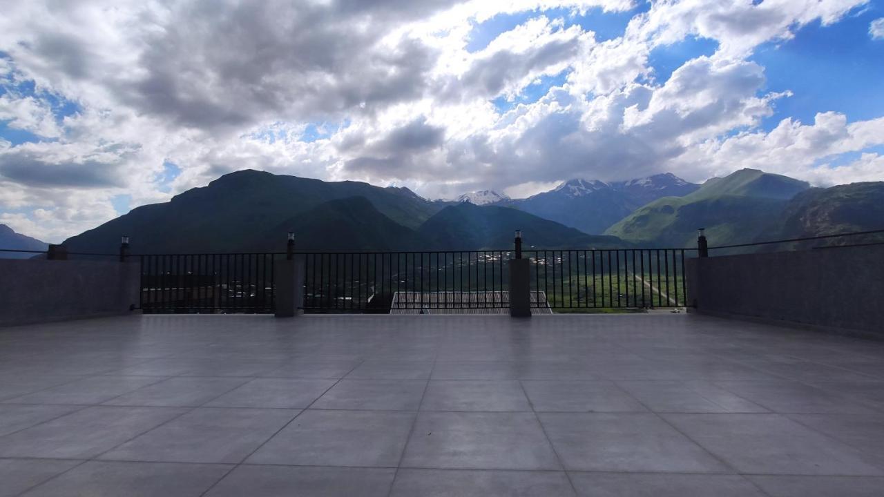 Prime Hotel Kazbegi エクステリア 写真